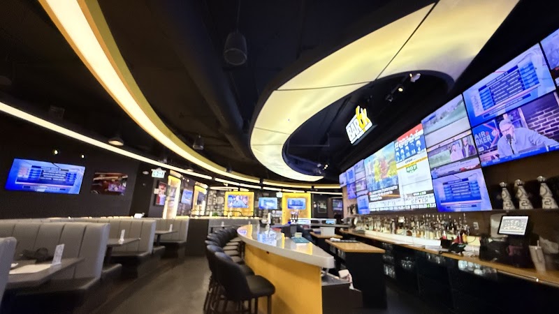 Bar 6ix Restaurant + Grill
