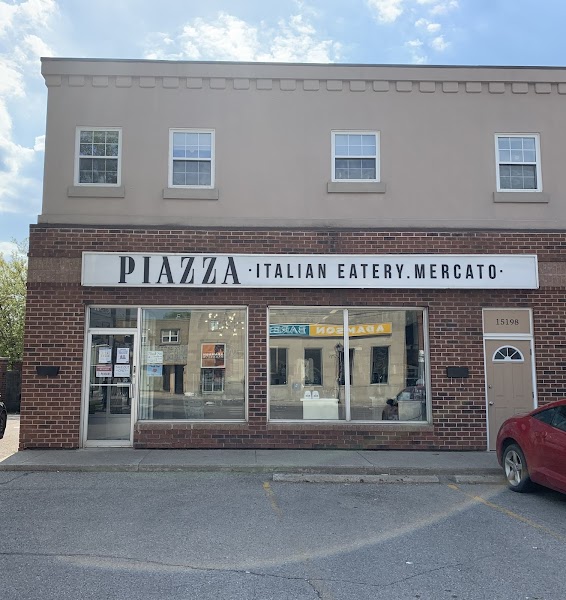 Play Pizzeria & Pub