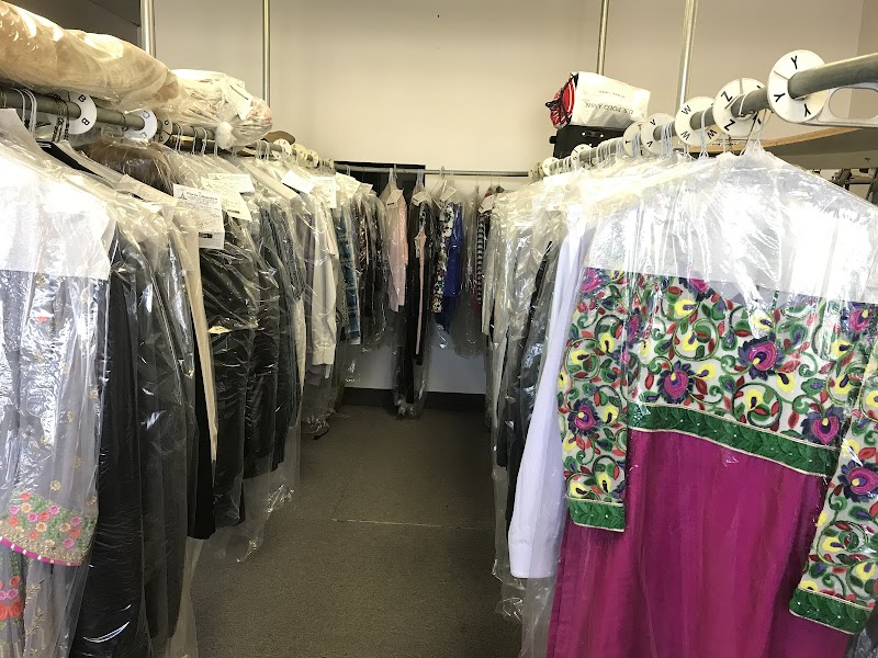 PARIS CLEANERS