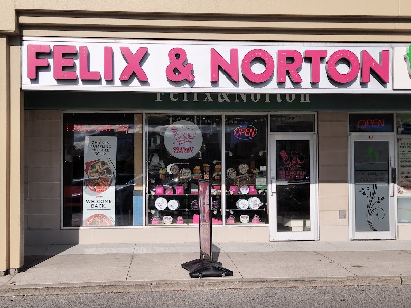 Monsieur Felix & Mr. Norton