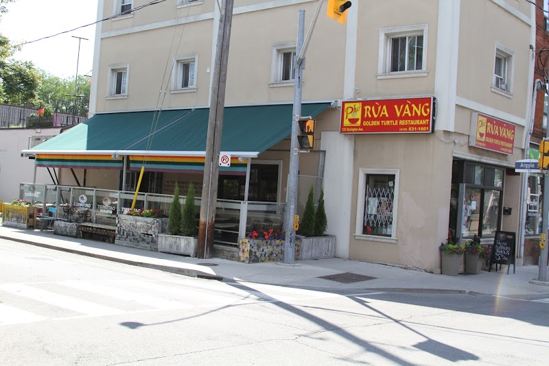 Pho Rua Vang (Golden Turtle)