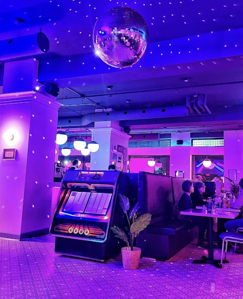 Electric Diner